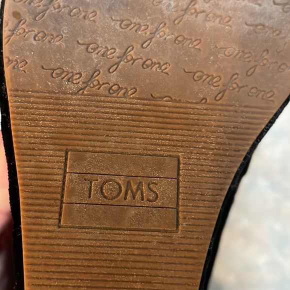 Toms black velvet wedge shoes (sz 8) - Picture 6 of 11